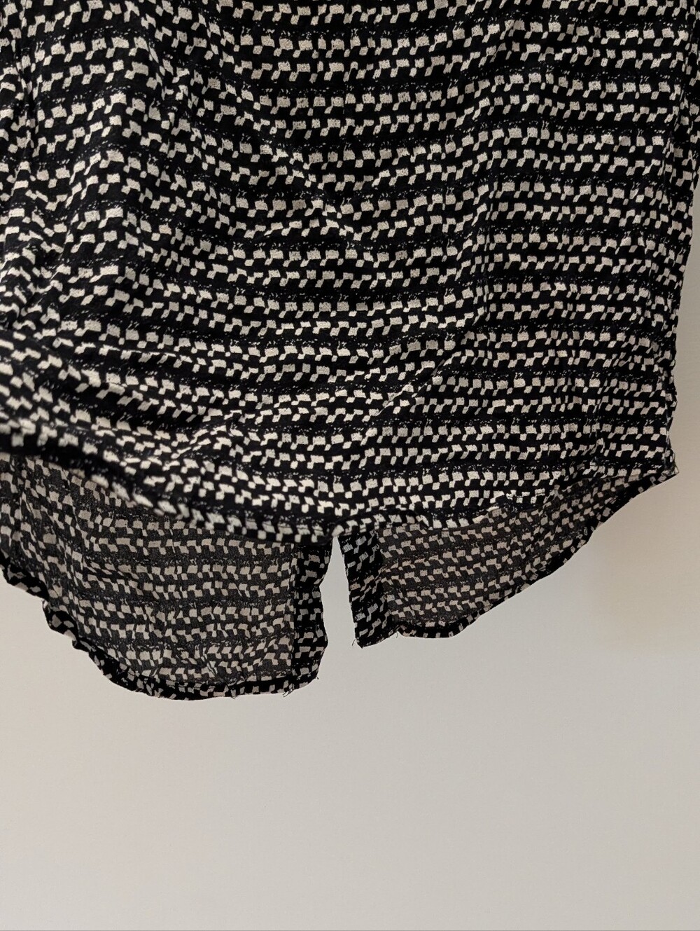 Max Studio Black and White Patterned Camisole Top - Picture 3 of 8